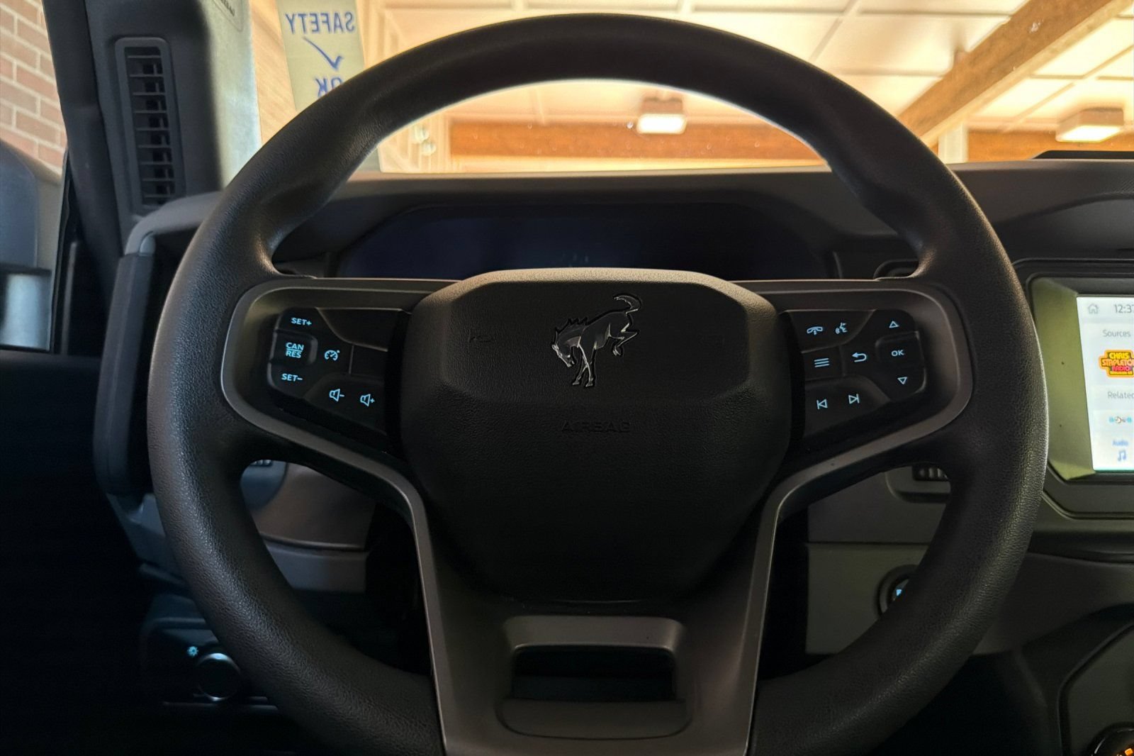 Used 2022 Ford Bronco 4-Door AWD/4WD image 32