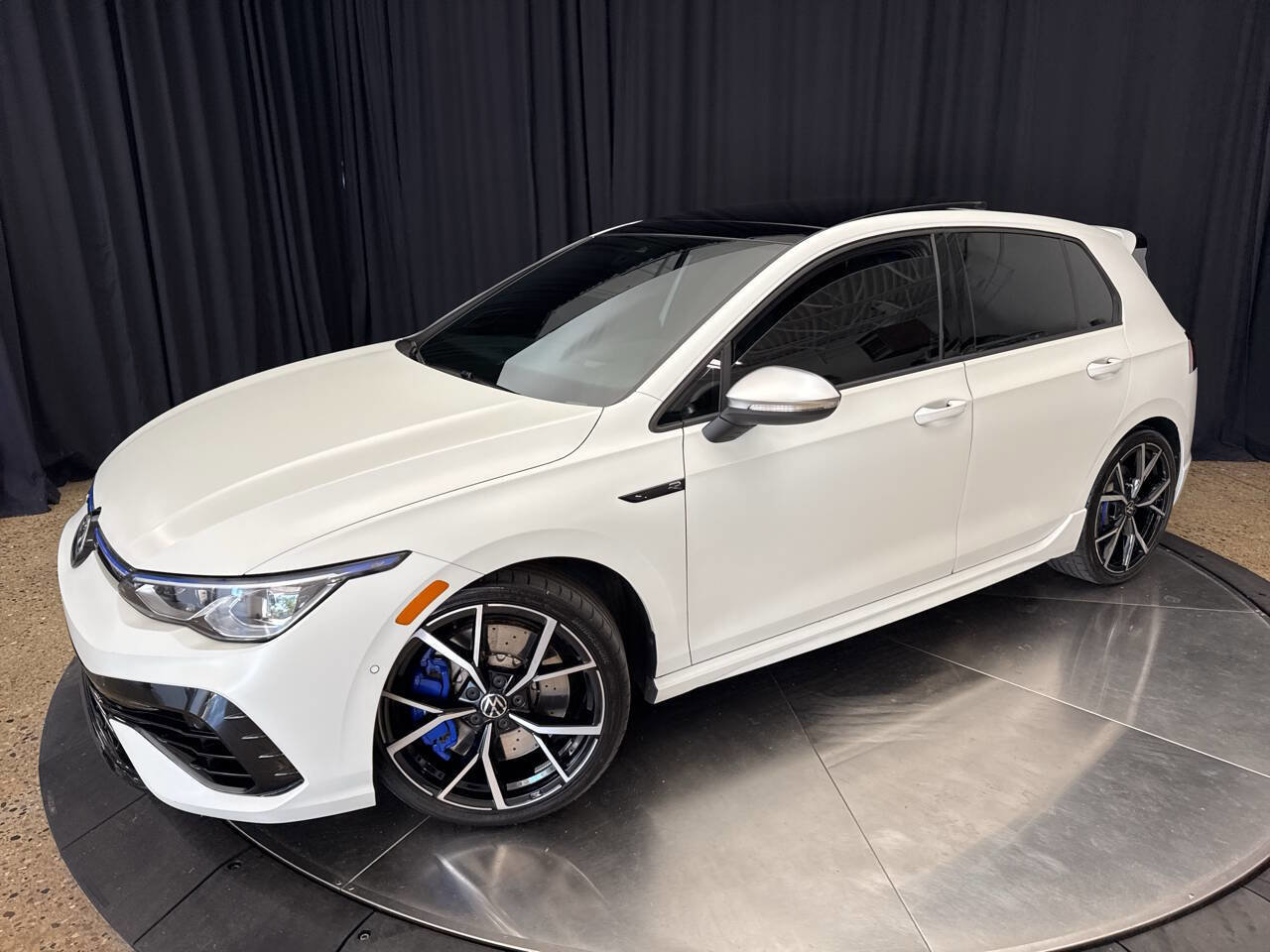 Used 2024 Volkswagen Golf R image 3