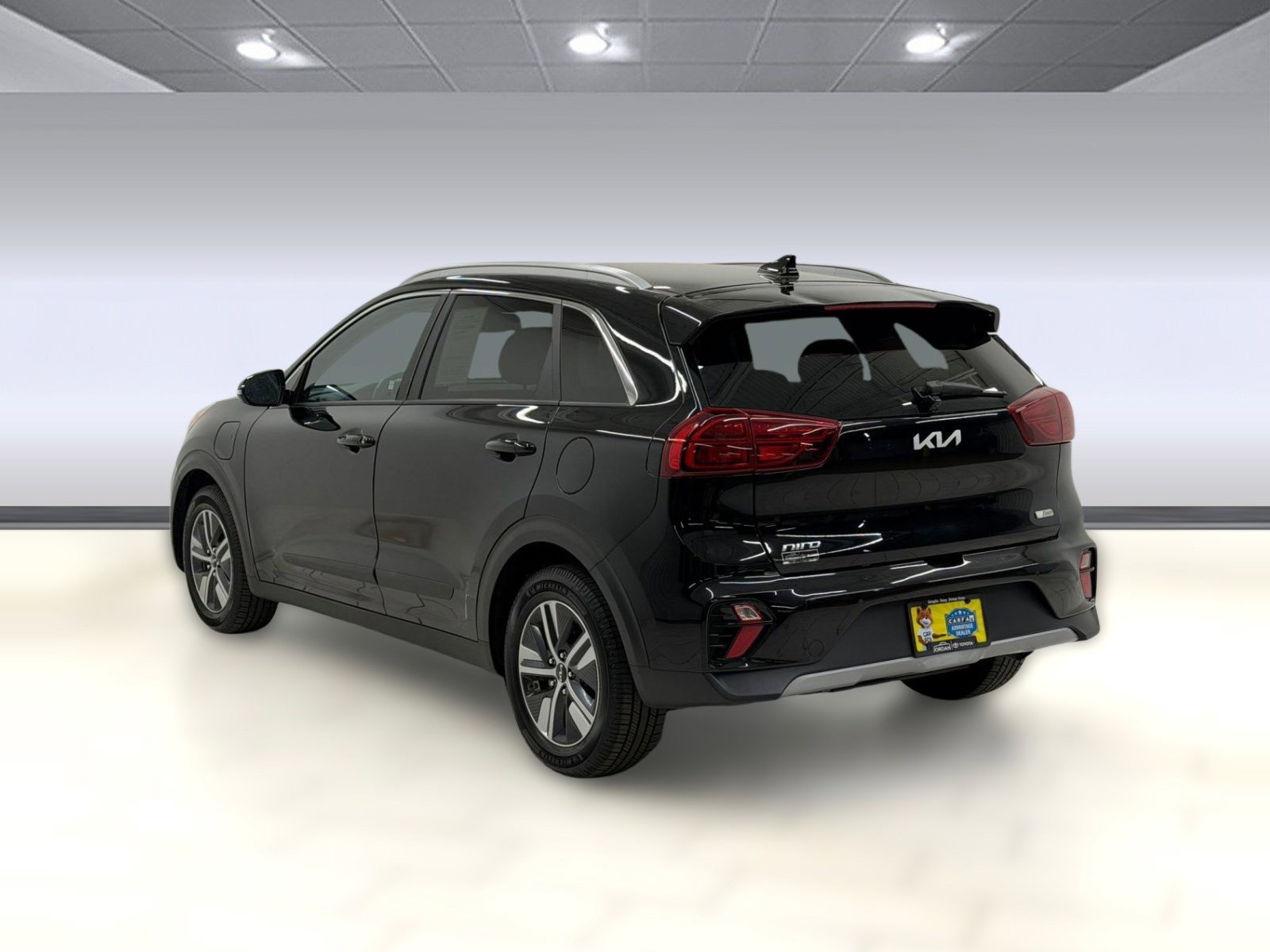 Used 2022 Kia Niro EX Premium FWD image 2