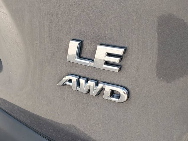 Used 2021 Toyota RAV4 LE AWD/4WD image 6