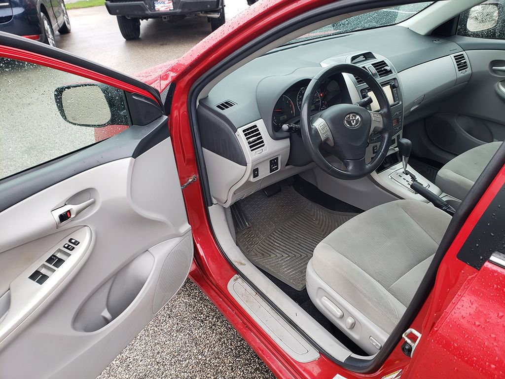 Used 2013 Toyota Corolla LE w/ Premium Complete Pkg FWD image 6