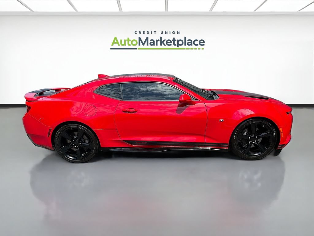 Used 2016 Chevrolet Camaro SS RWD image 8