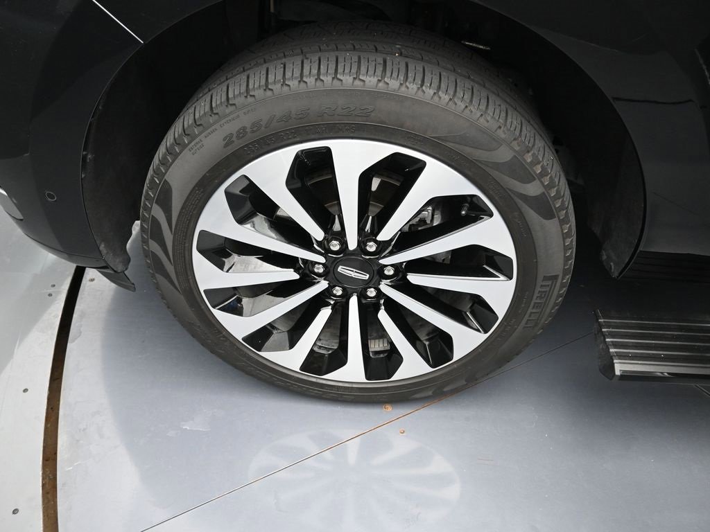 Used 2023 Lincoln Navigator L Reserve image 22