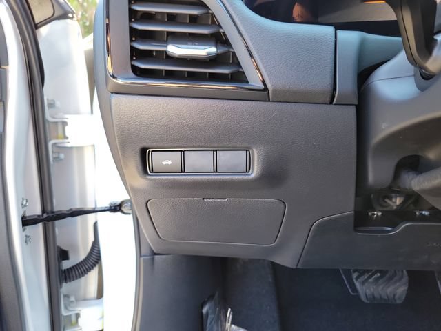 New 2026 Nissan Sentra SR w/ Floor Mat Package FWD image 10
