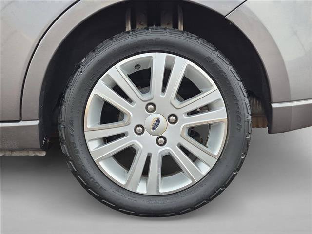 Used 2009 Ford Focus SEL FWD image 19