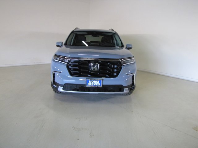 Certified 2024 Honda Pilot Touring image 2
