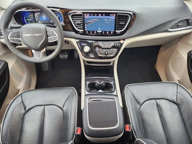 Used 2023 Chrysler Pacifica Limited image 37