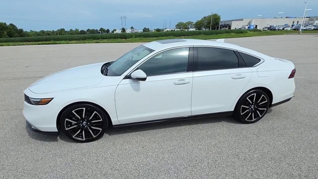 Used 2024 Honda Accord Touring image 6