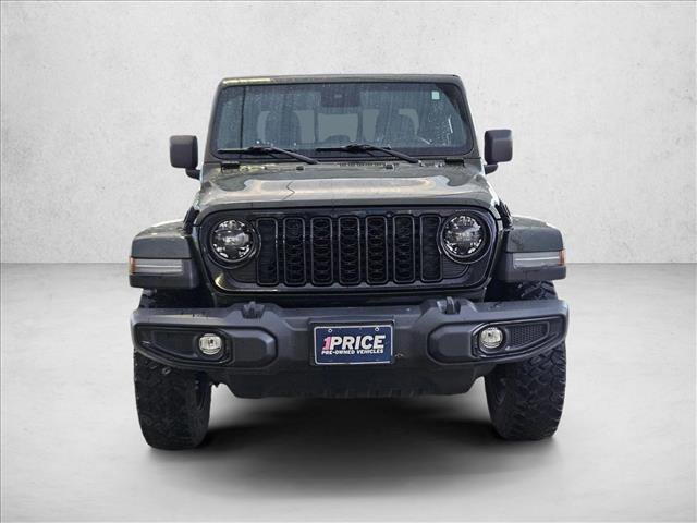 Used 2024 Jeep Gladiator Willys image 2