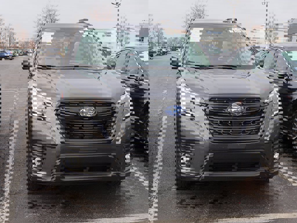 Used 2023 Subaru Forester Premium image 5
