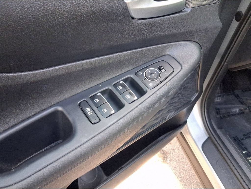 Used 2023 Hyundai Santa Fe SEL AWD/4WD image 18
