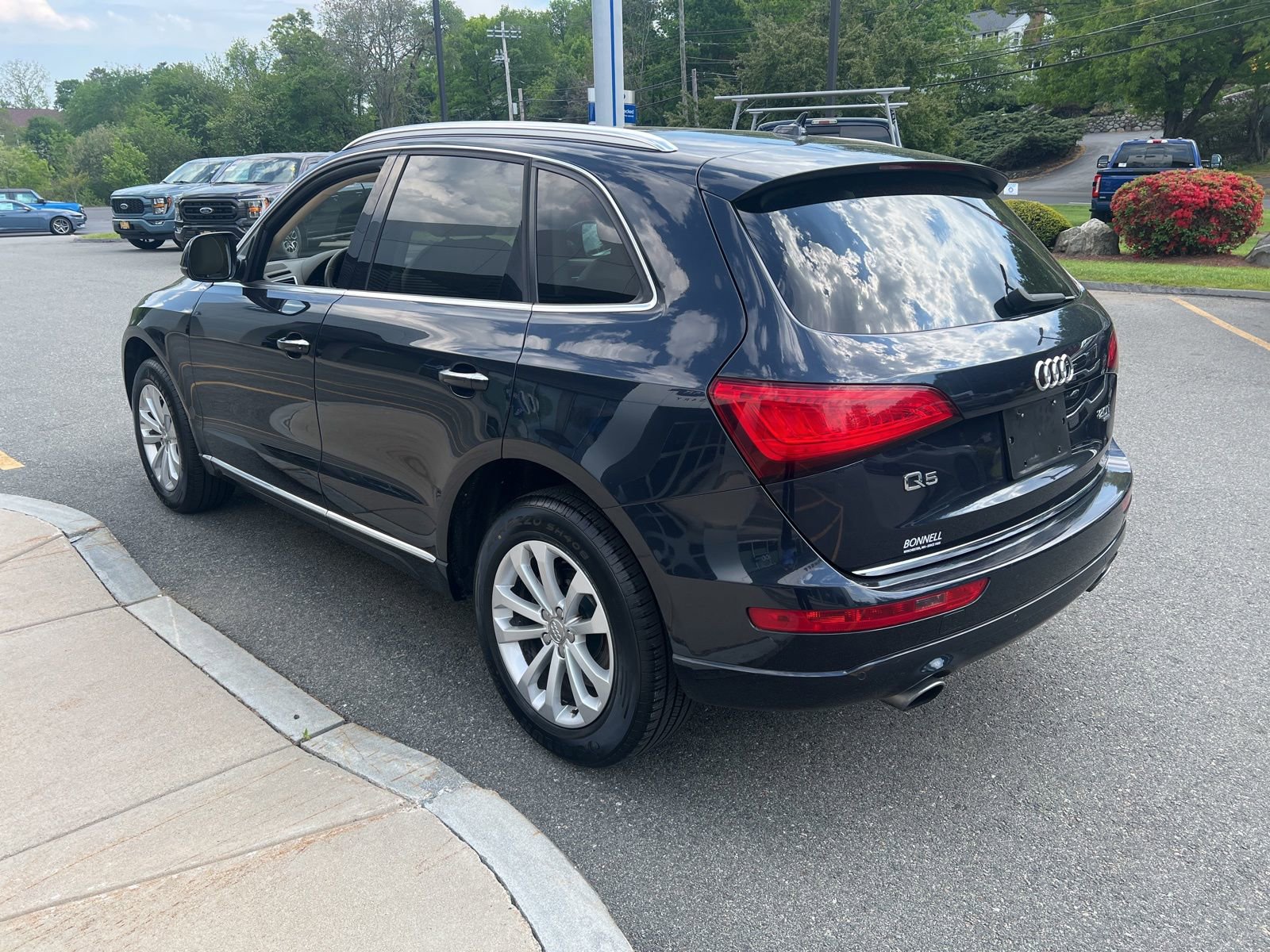 Used 2015 Audi Q5 2.0T Premium Plus w/ Technology Package AWD/4WD image 4