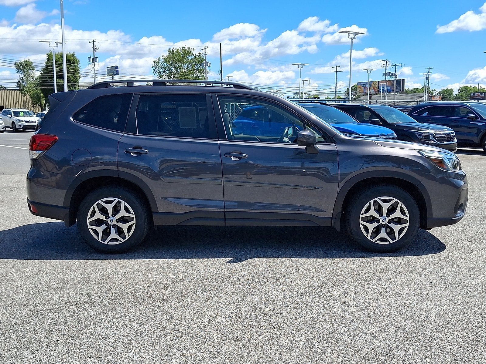 Used 2020 Subaru Forester Premium AWD/4WD image 4