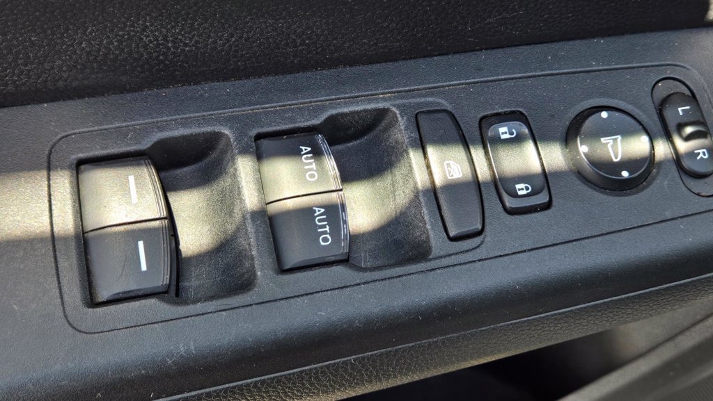 Used 2024 Honda CR-V Sport image 16