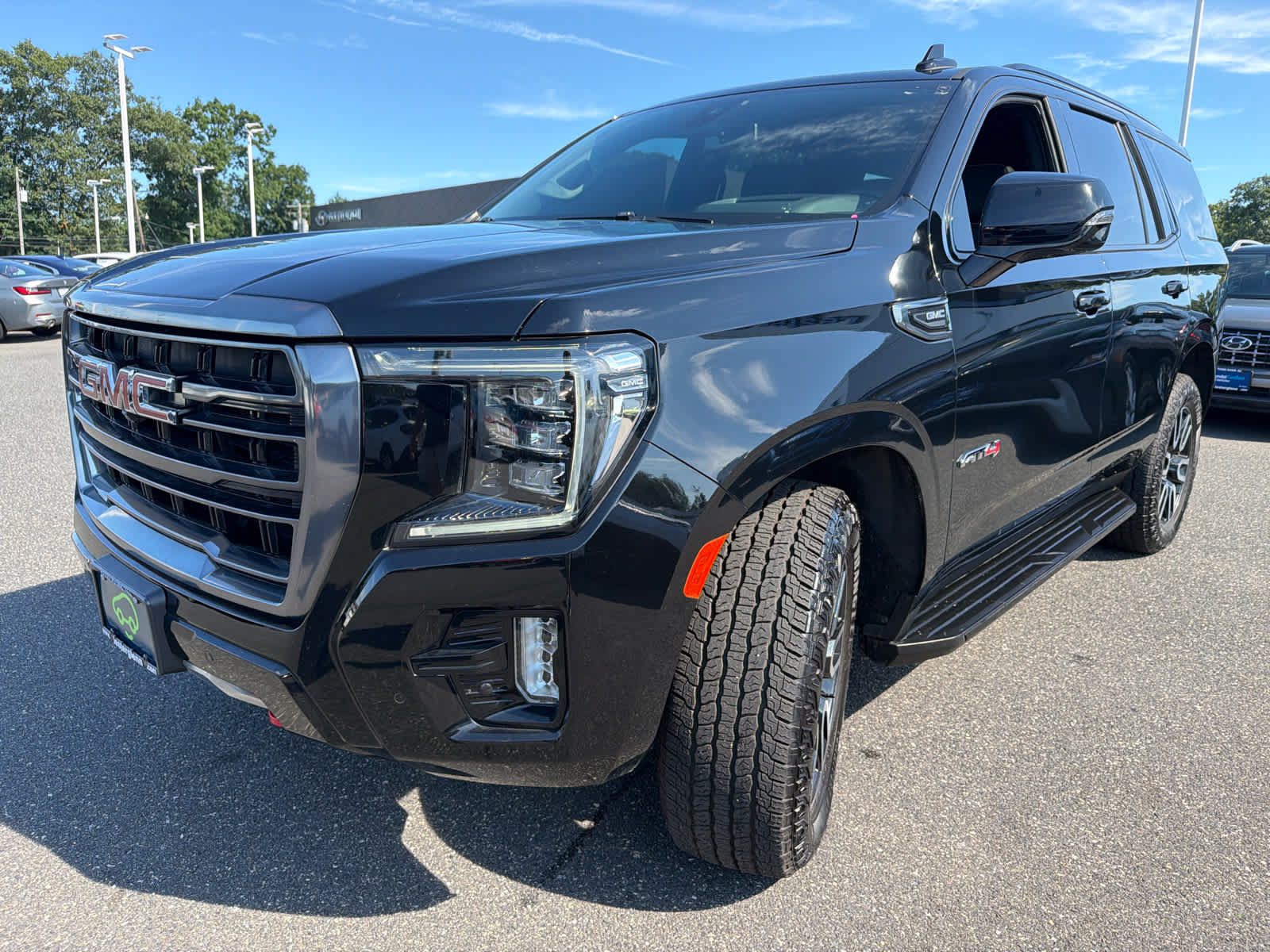 Certified 2022 GMC Yukon AT4 w/ Technology Package AWD/4WD image 6