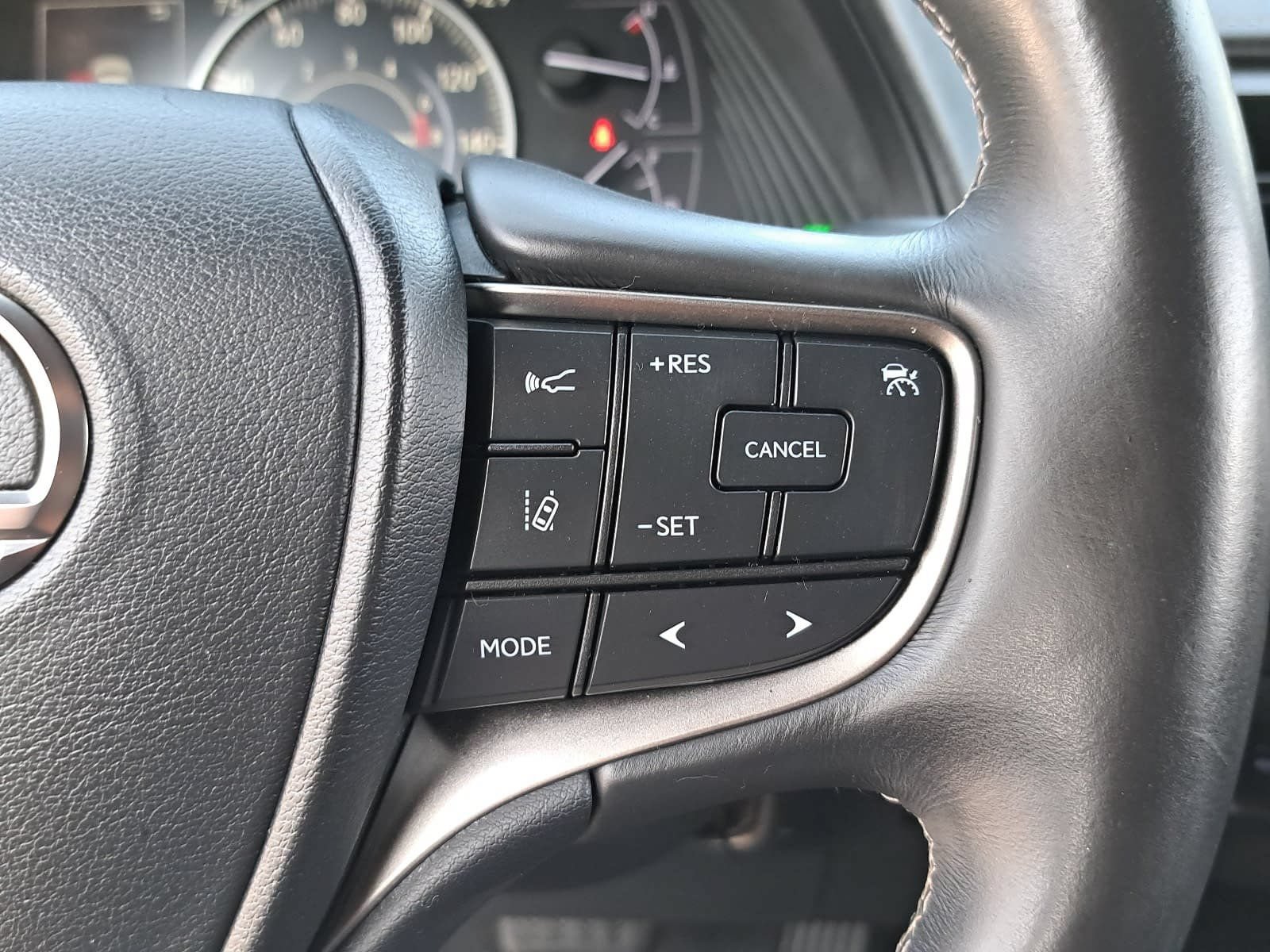 Used 2020 Lexus UX 200 w/ Premium Package FWD image 19