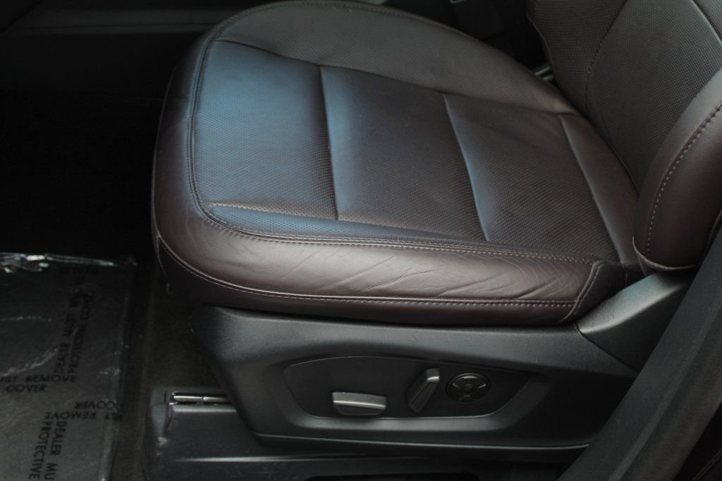 Used 2025 Ford Explorer Platinum w/ LUX Leather Package image 14