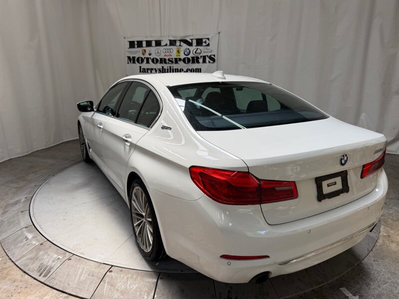 Used 2018 BMW 530e w/ Premium Package 2 RWD image 4
