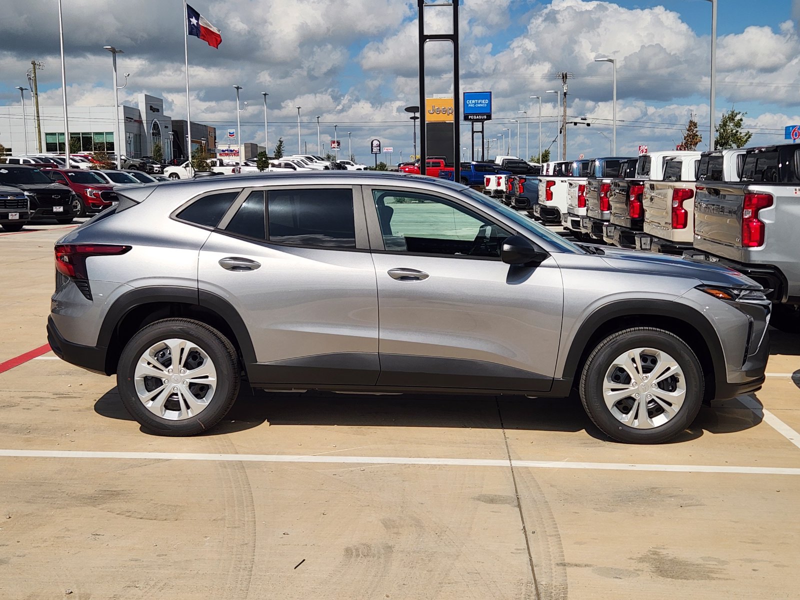 New 2026 Chevrolet Trax LS w/ Driver Confidence Package FWD image 7