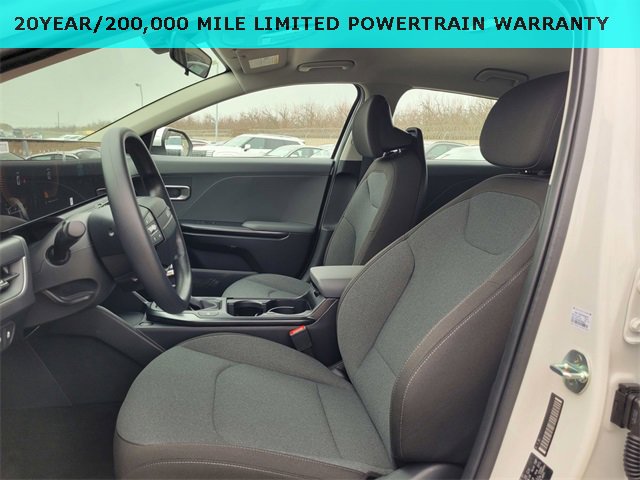 New 2025 Kia K4 LX image 8