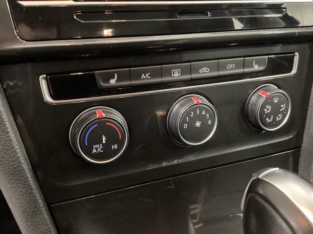 Used 2020 Volkswagen Golf 4-Door image 8