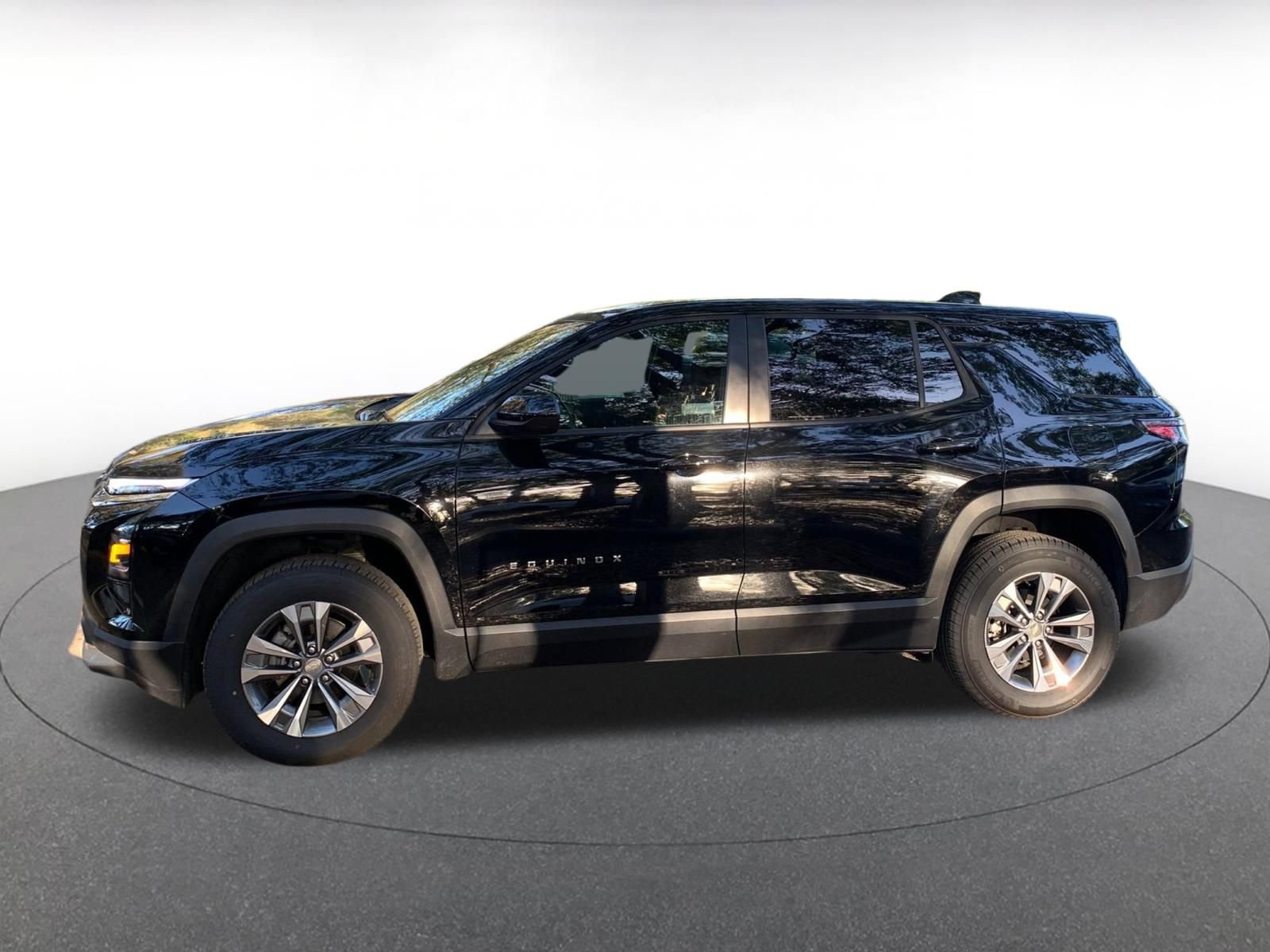 Used 2025 Chevrolet Equinox LT image 4