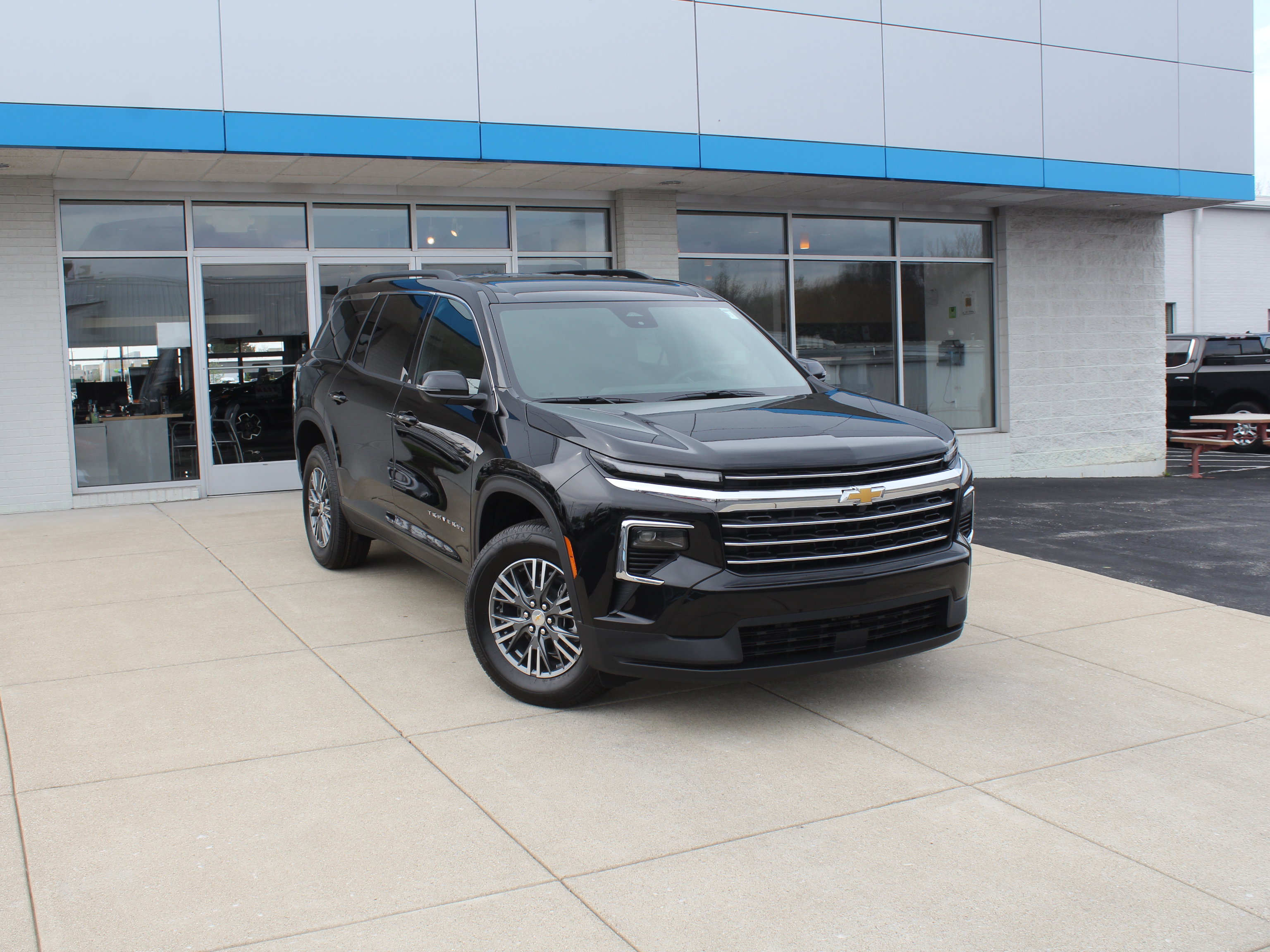New 2026 Chevrolet Traverse LT FWD image 2