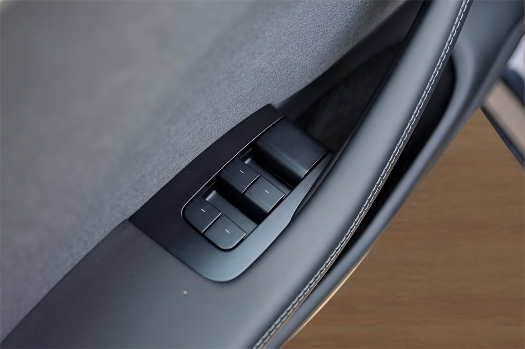 Used 2025 Tesla Model 3 Long Range image 21