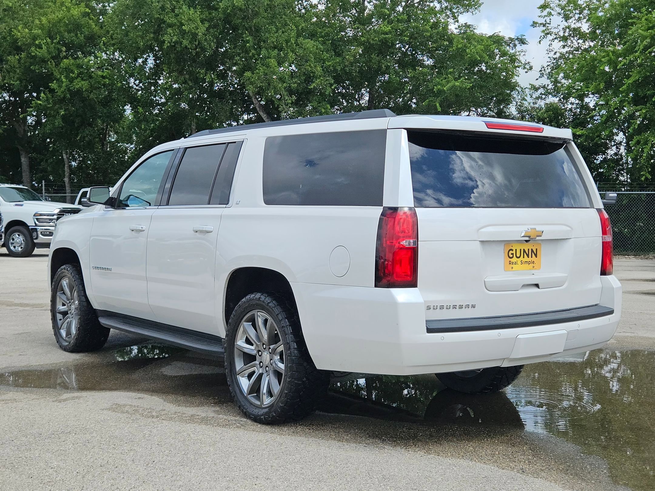 Used 2018 Chevrolet Suburban LT AWD/4WD image 5