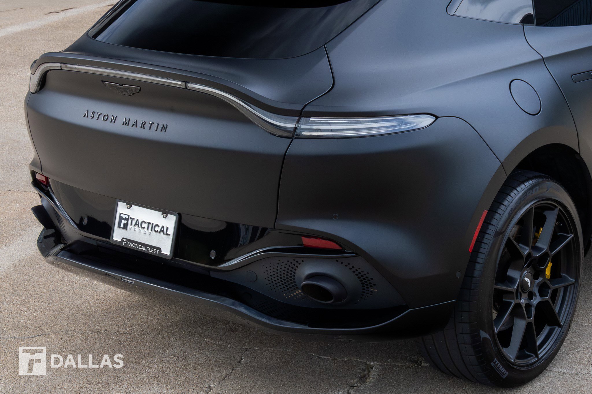 Used 2022 Aston Martin DBX image 16