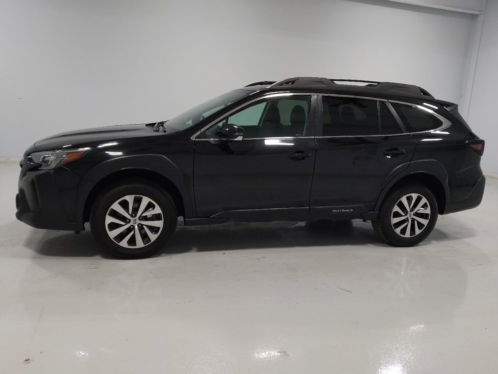 Used 2023 Subaru Outback Premium AWD/4WD image 2