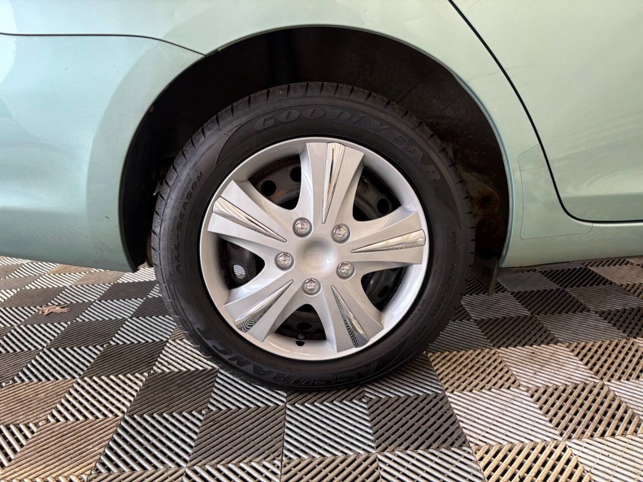 Used 2009 Toyota Yaris Sedan image 21