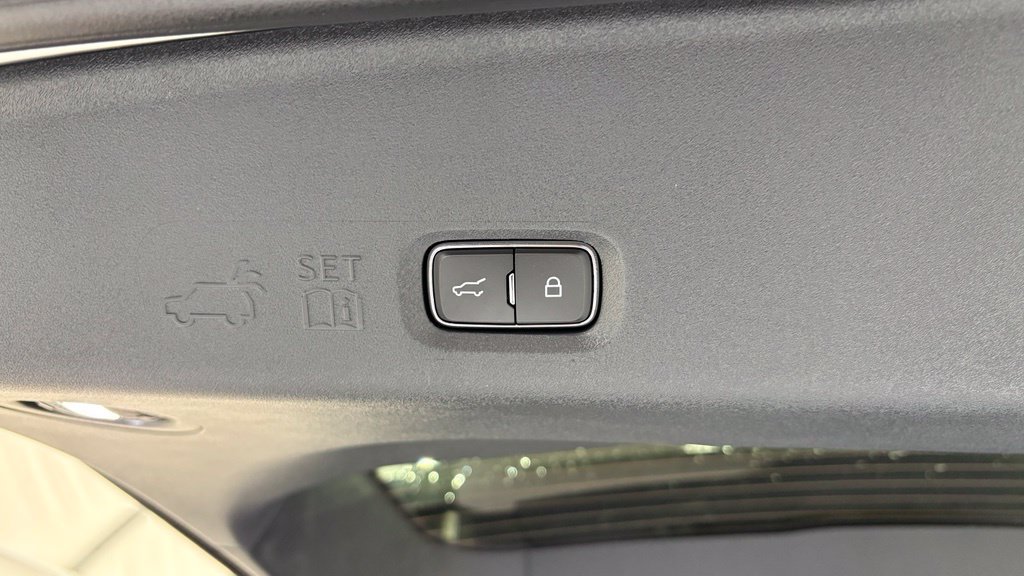 New 2026 Ford Expedition Max Platinum w/ Stealth Performance Package AWD/4WD image 8