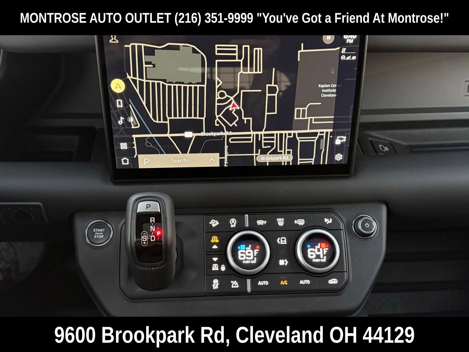 New 2025 Land Rover Defender 90 S image 15