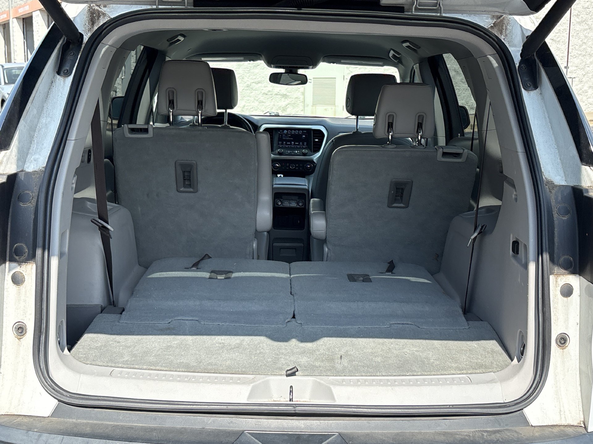 Used 2019 GMC Acadia SLT FWD image 18