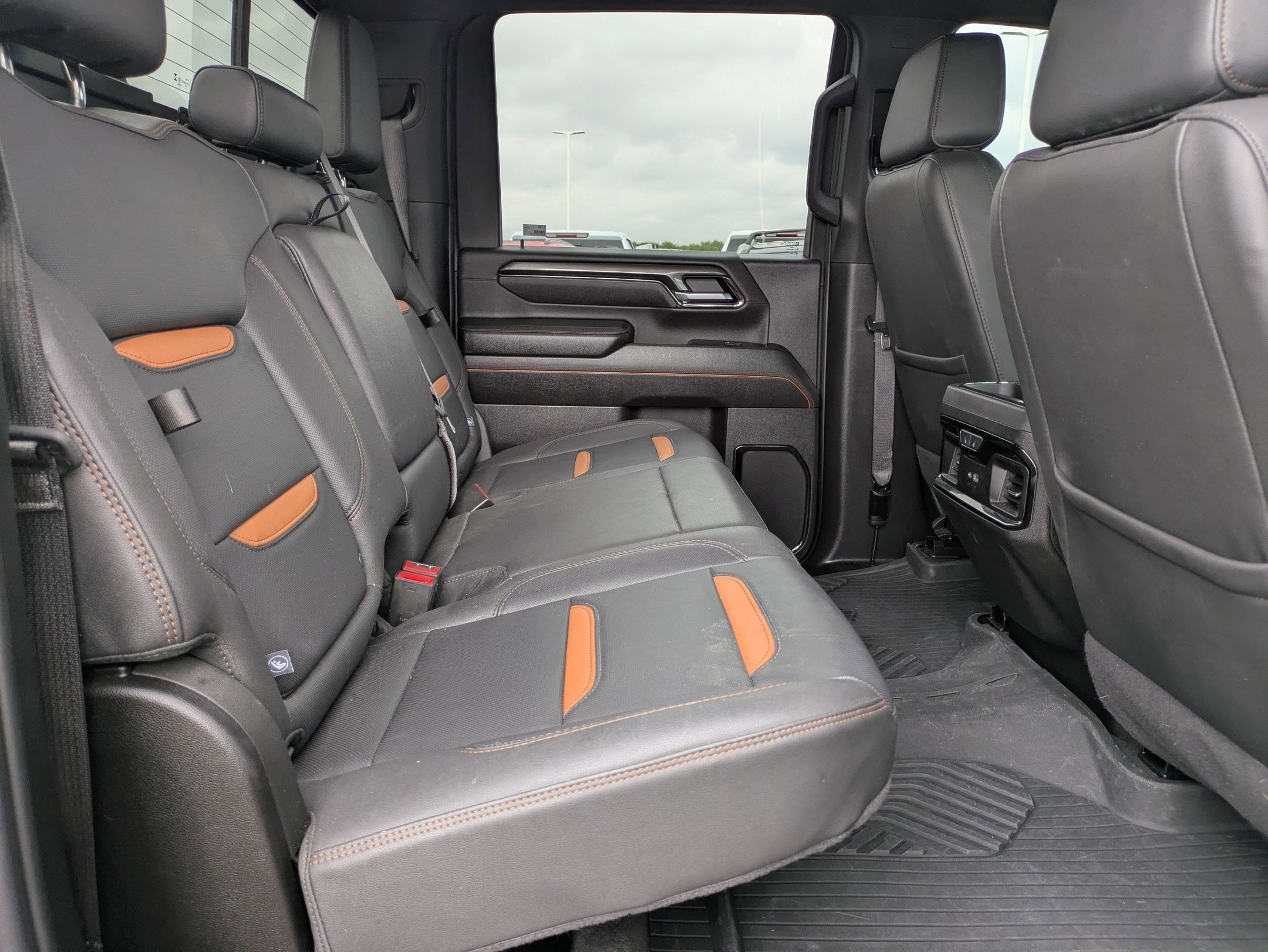 Used 2025 GMC Sierra 2500 AT4 w/ AT4 Premium Plus Package image 26