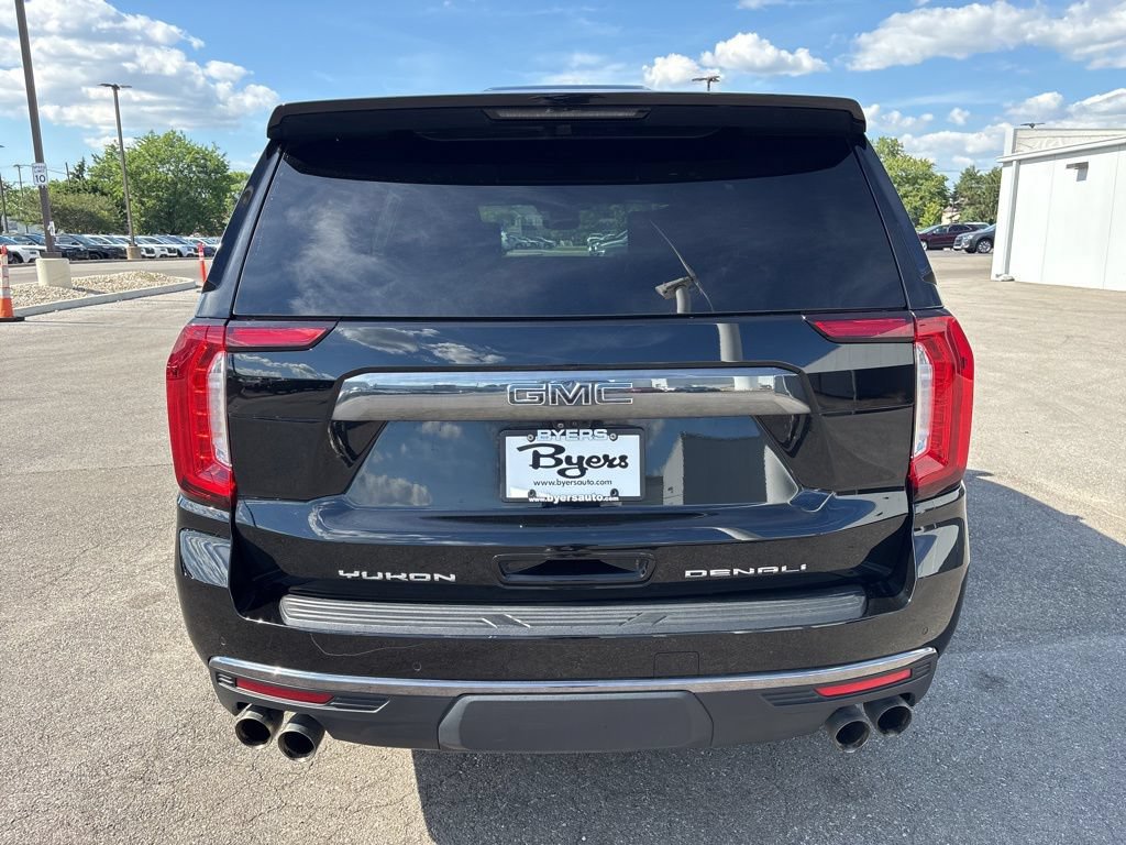 Used 2023 GMC Yukon Denali Ultimate w/ LPO, Floor Liner Package AWD/4WD image 4