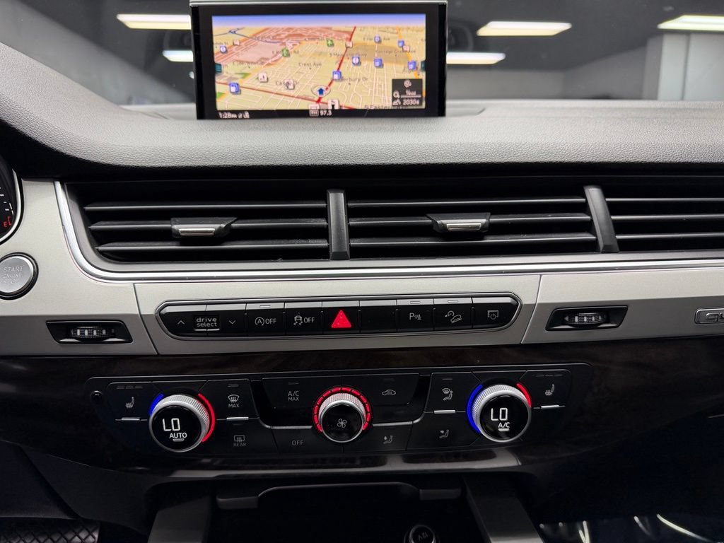Used 2018 Audi Q7 2.0T Premium Plus w/ Premium Plus Package AWD/4WD image 24