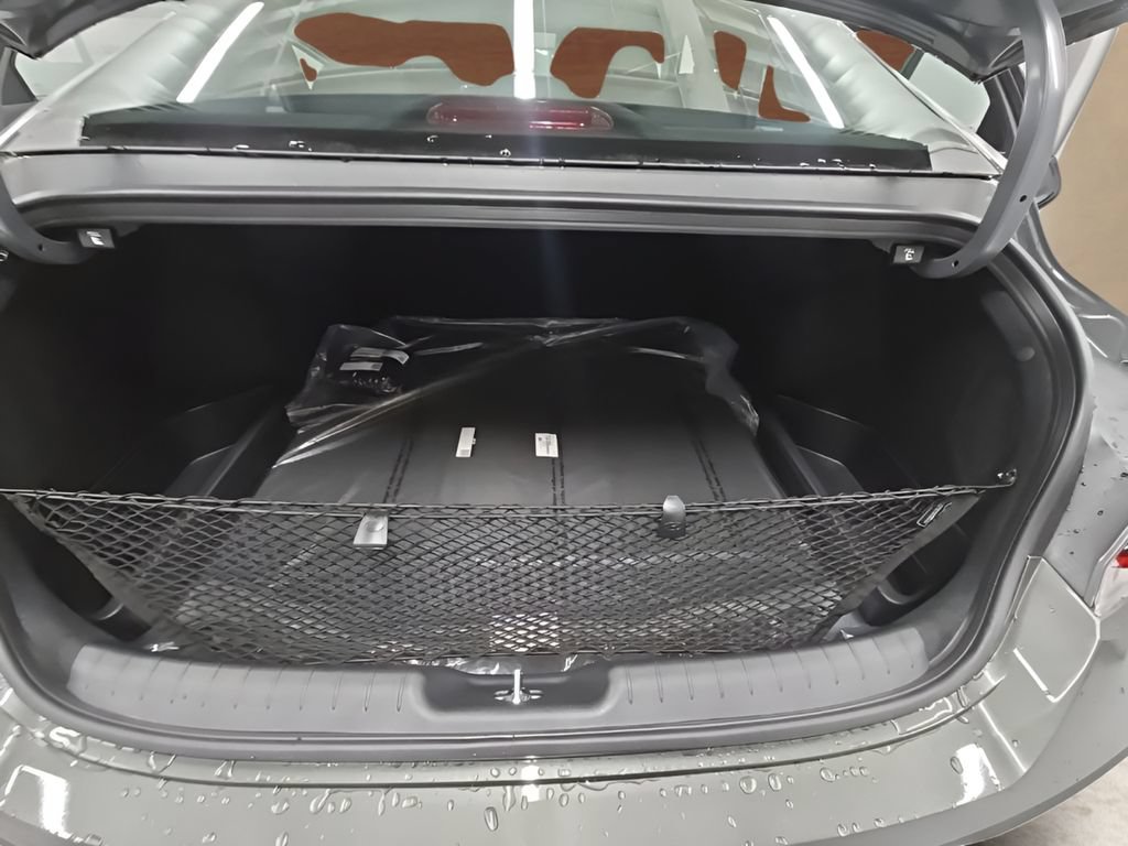 New 2026 Hyundai Elantra SE FWD image 34