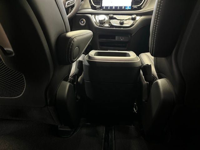 New 2026 Chrysler Pacifica Select AWD/4WD image 25