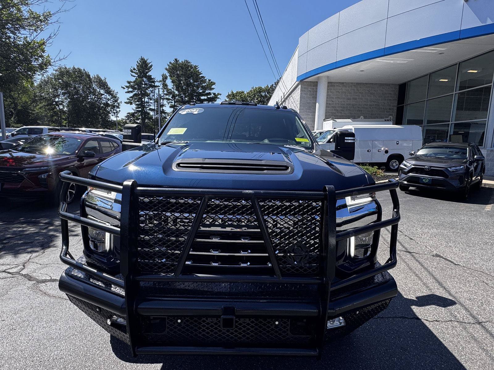 Used 2021 Chevrolet Silverado 2500 LTZ w/ LTZ Premium Package AWD/4WD image 2