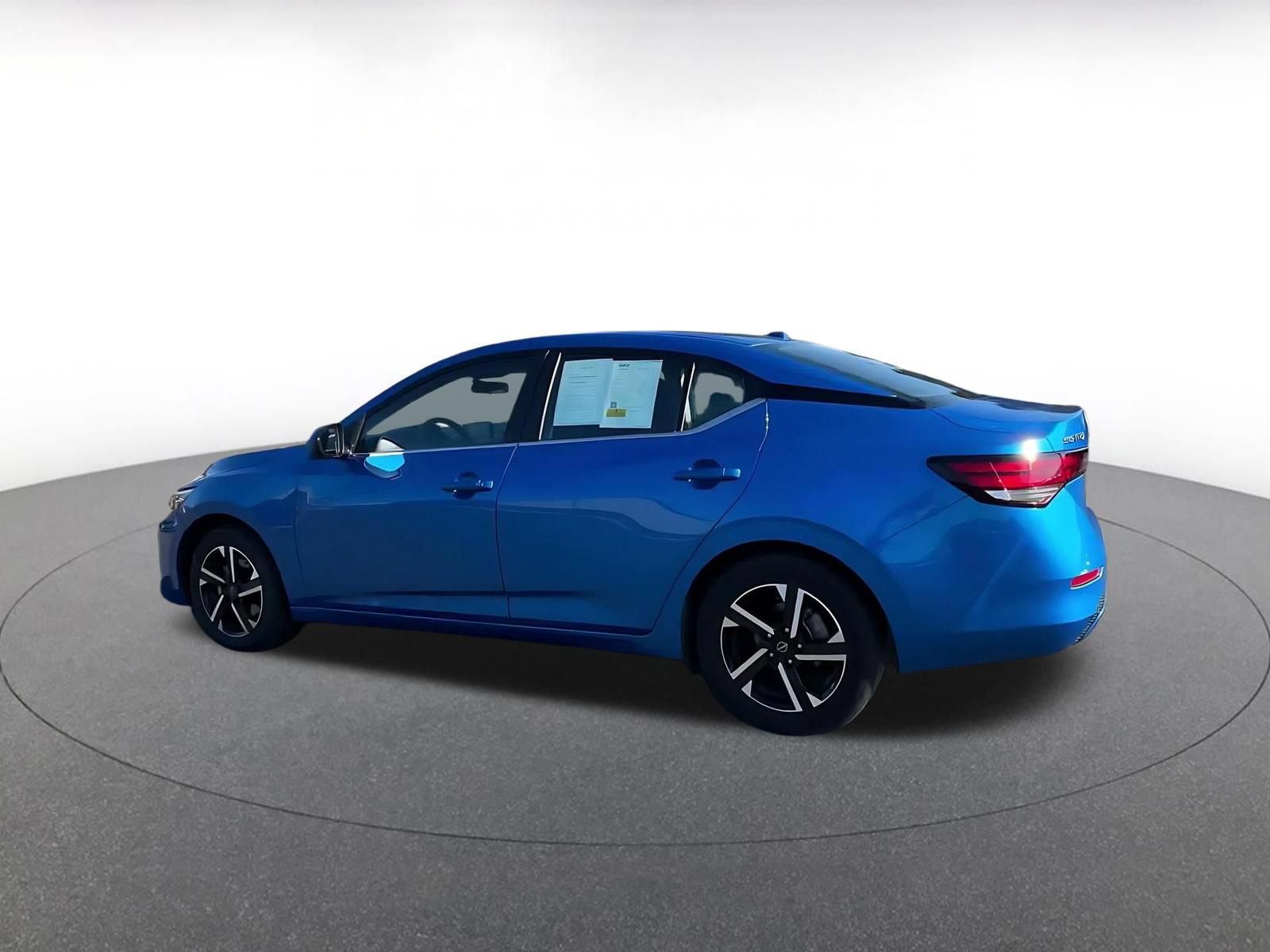 Used 2025 Nissan Sentra SV FWD image 9
