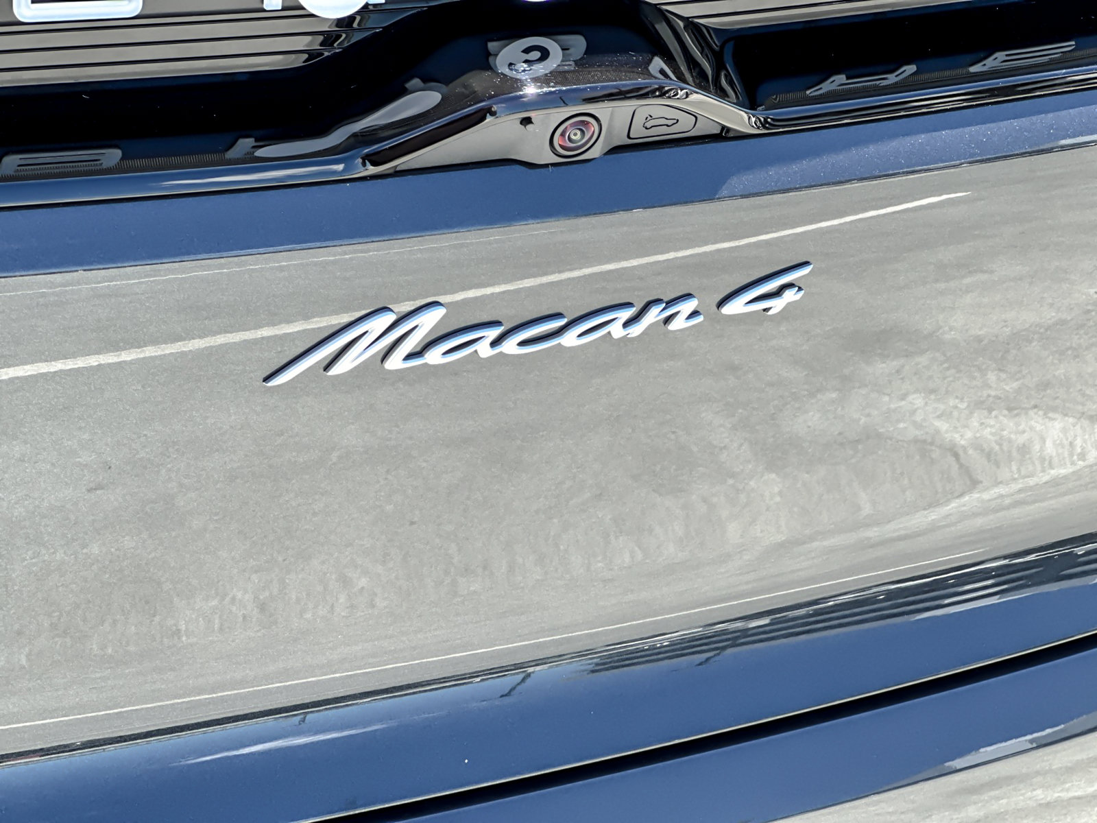 New 2026 Porsche Macan 4 Electric AWD/4WD image 25