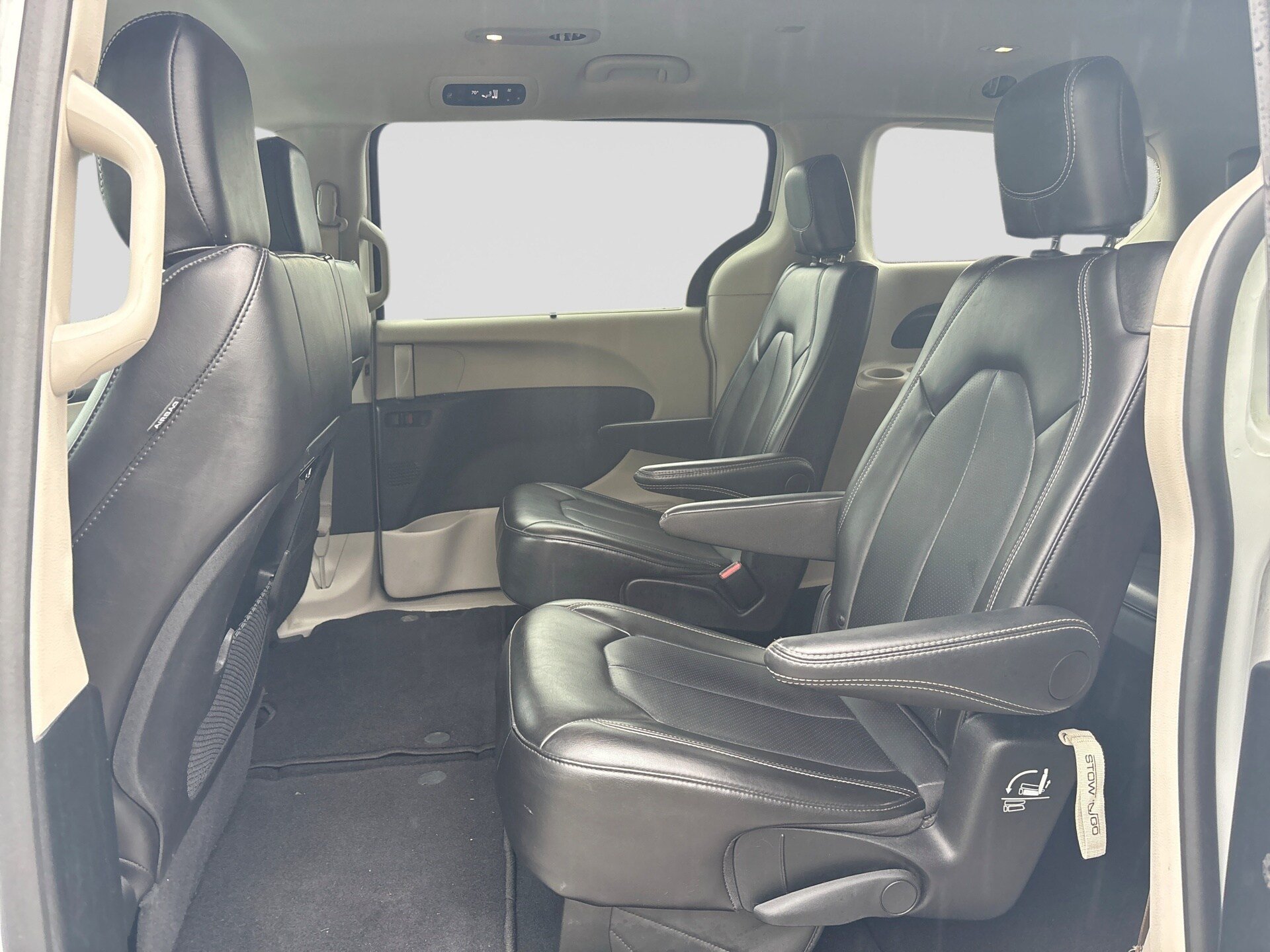 Used 2024 Chrysler Pacifica Touring-L FWD image 29