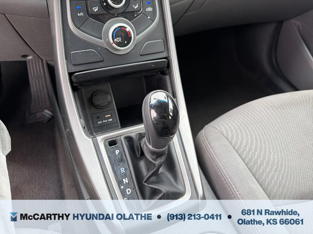 Used 2015 Hyundai Elantra SE w/ Option Group 02 FWD image 9