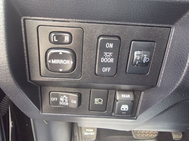 Used 2018 Toyota Tundra SR5 w/ SR5 Upgrade Package AWD/4WD image 17