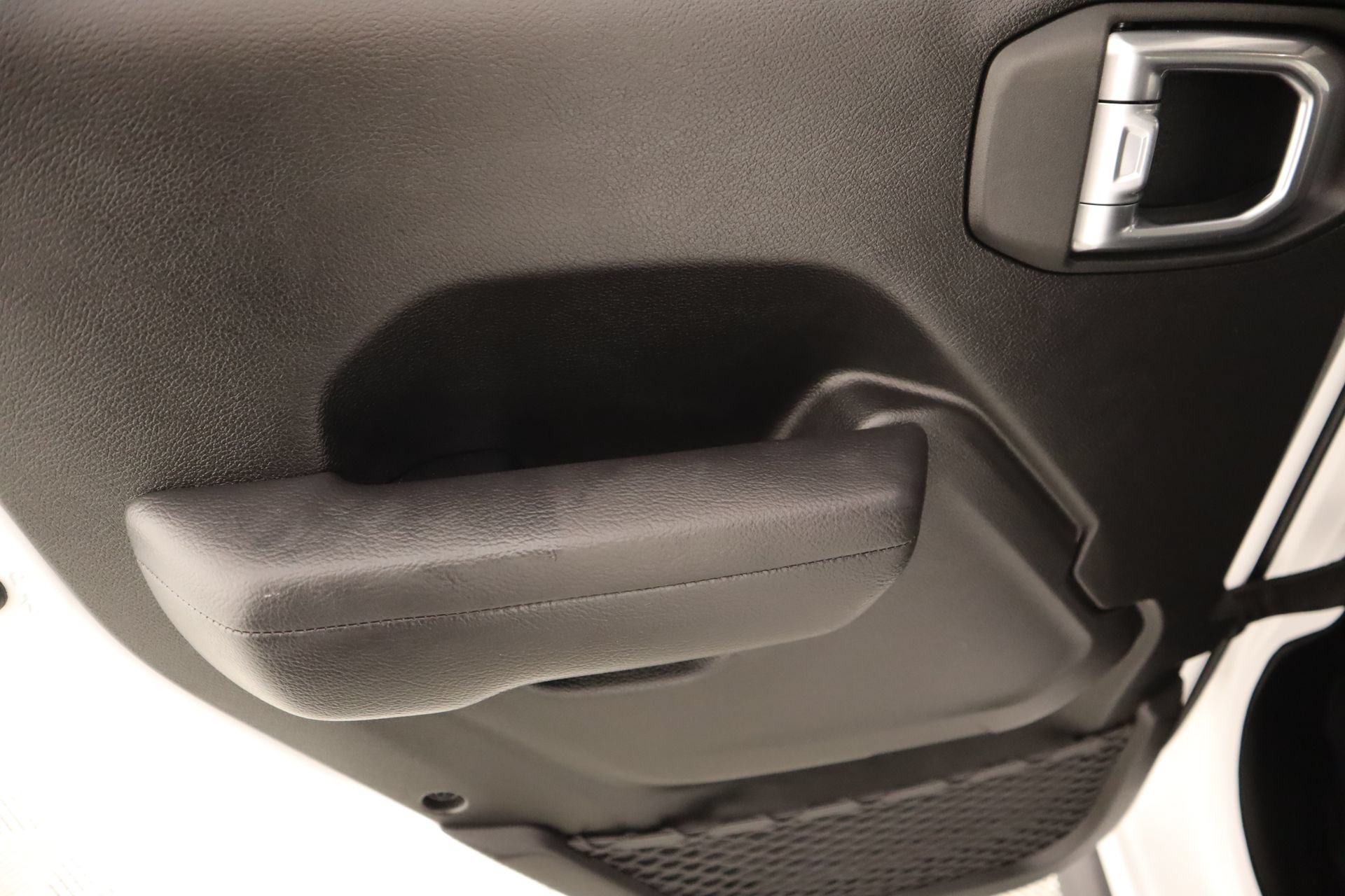 Used 2025 Jeep Gladiator Mojave AWD/4WD image 15
