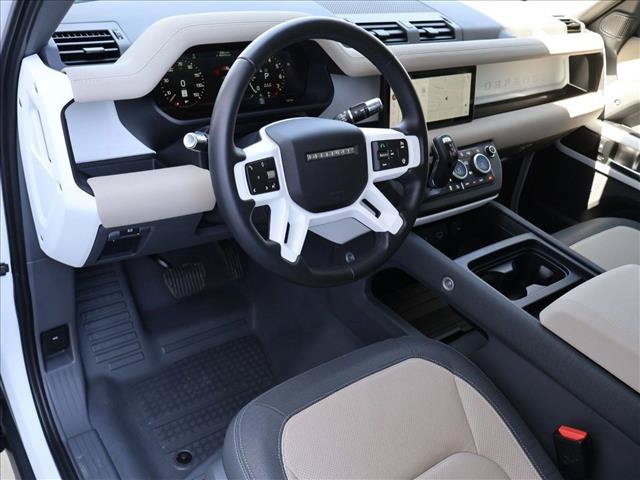 Used 2022 Land Rover Defender 90 X-Dynamic S AWD/4WD image 10