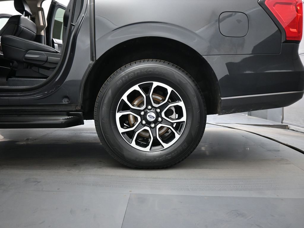 Used 2024 Ford Expedition Max XLT image 22