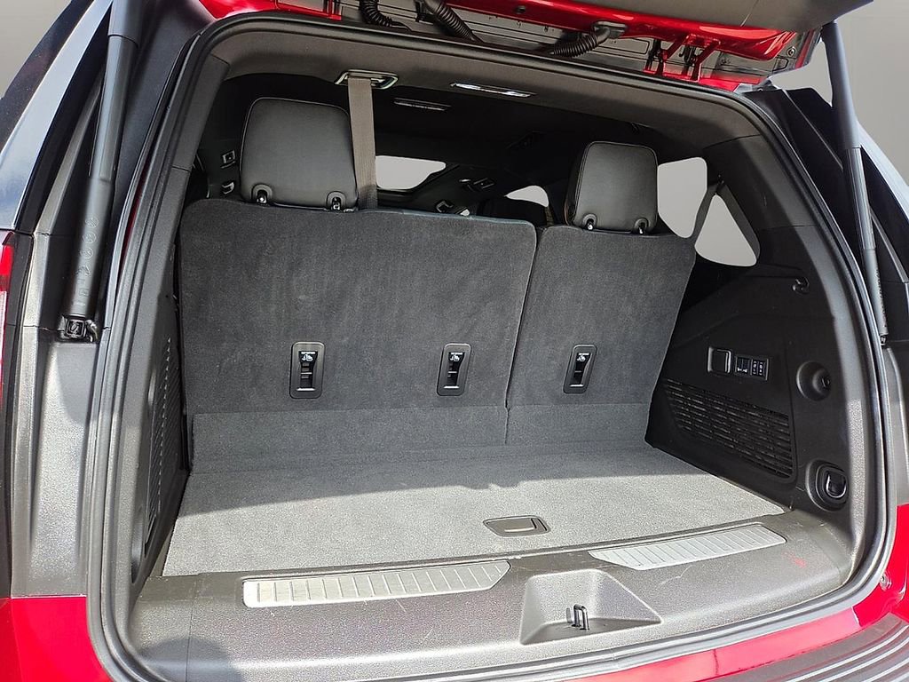 Used 2025 GMC Yukon AT4 w/ AT4 Premium Package image 9